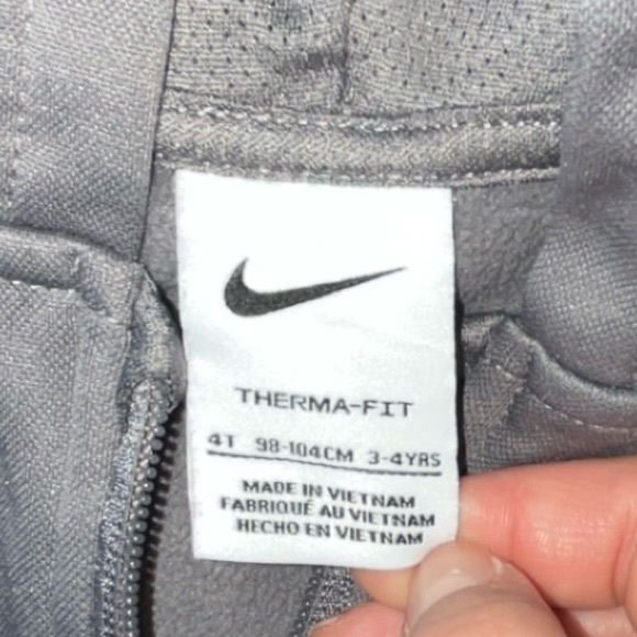 Boys Outdoor Wear Clothing Bundle SIZE 4T Nike Oshkosh B’gosh Old Navy - Picture 4 of 6